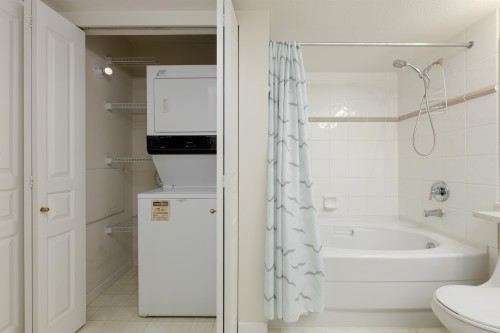 302-1242 Town Centre Boulevard, Coquitlam, BC 