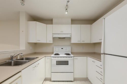 302-1242 Town Centre Boulevard, Coquitlam, BC 