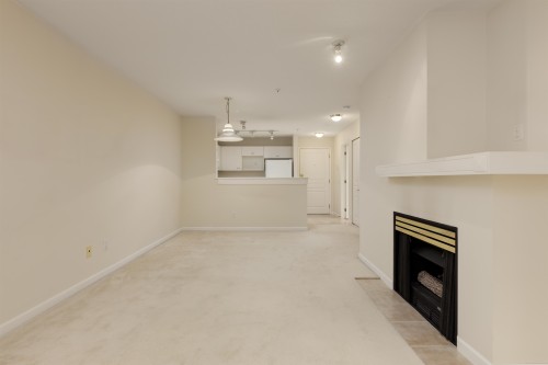 302-1242 Town Centre Boulevard, Coquitlam, BC 