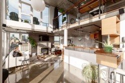 1002-289 Alexander Street  Vancouver, BC V6A 4H6