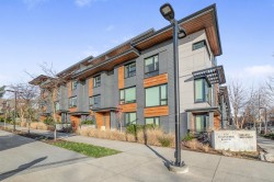 11-528 2nd Street E North Vancouver, BC V7L 0G8