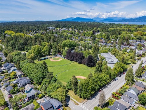 3558 32Nd Avenue W, Vancouver, BC 