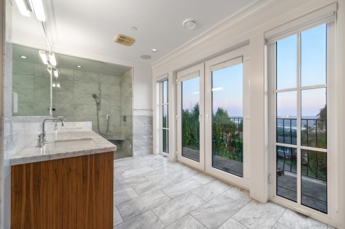 1485 Camelot Road, West Vancouver, BC 