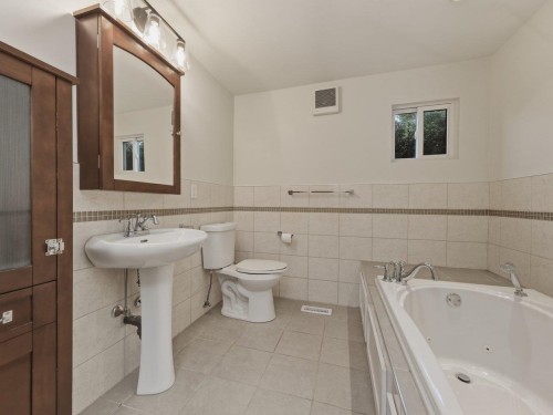 233 Tyee Drive, West Vancouver, BC 