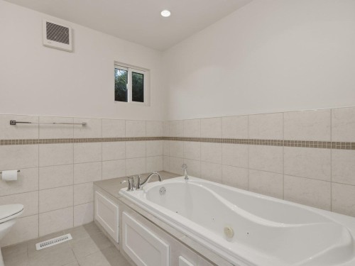 233 Tyee Drive, West Vancouver, BC 