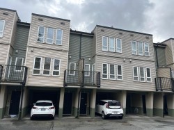 4-123 Laval Street  Coquitlam, BC V3K 4W1
