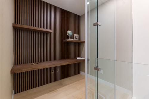 Th8-135 13Th Street E, North Vancouver, BC 