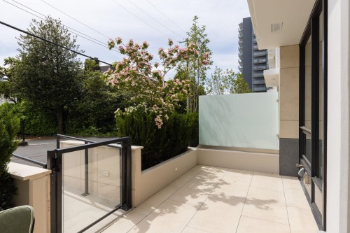 Th8-135 13Th Street E, North Vancouver, BC 