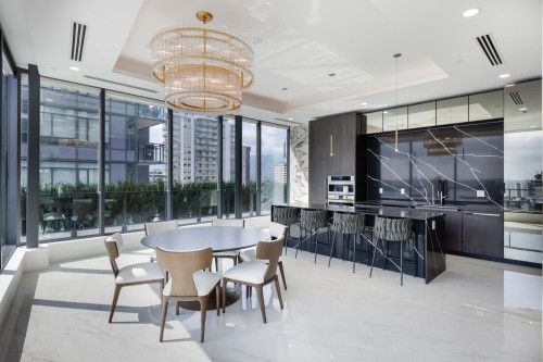 Th8-135 13Th Street E, North Vancouver, BC 