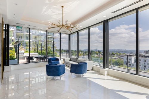 Th8-135 13Th Street E, North Vancouver, BC 