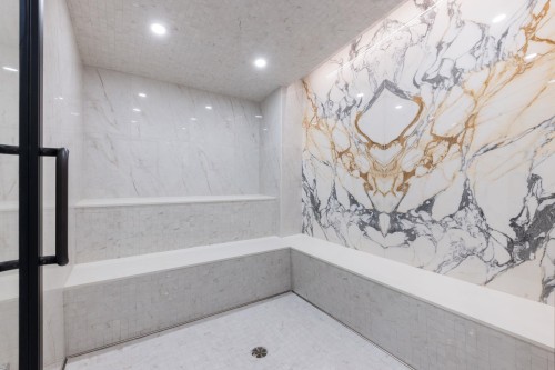 Th8-135 13Th Street E, North Vancouver, BC 