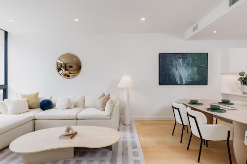 Th8-135 13Th Street E, North Vancouver, BC 