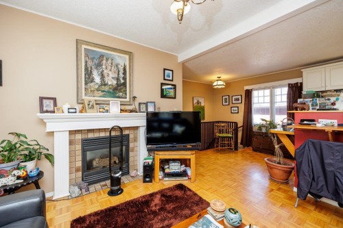 123 Kings Road E, North Vancouver, BC 