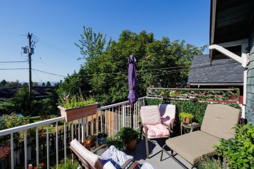 123 Kings Road E, North Vancouver, BC 