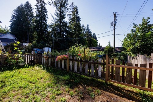 123 Kings Road E, North Vancouver, BC 
