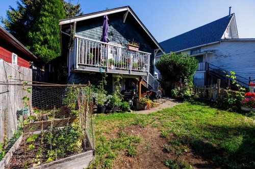 123 Kings Road E, North Vancouver, BC 
