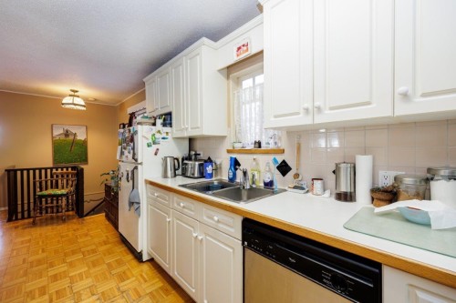 123 Kings Road E, North Vancouver, BC 