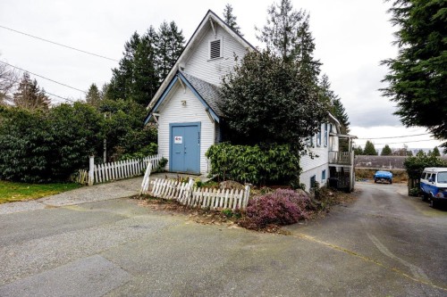 131 Kings Road E, North Vancouver, BC 