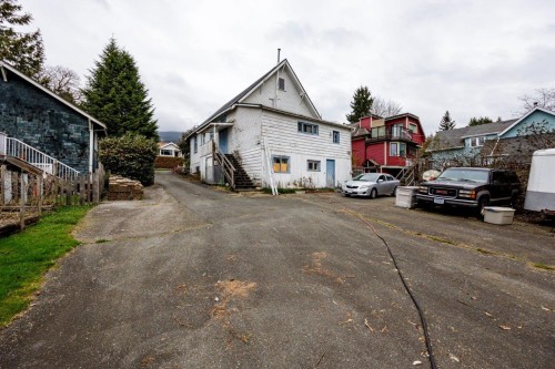 131 Kings Road E, North Vancouver, BC 