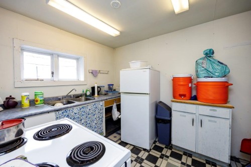 131 Kings Road E, North Vancouver, BC 