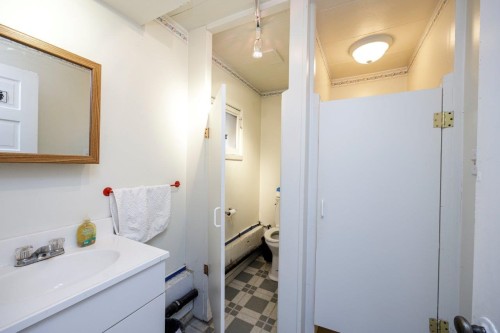 131 Kings Road E, North Vancouver, BC 