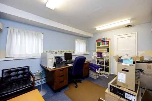 131 Kings Road E, North Vancouver, BC 