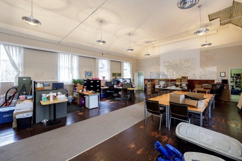 131 Kings Road E, North Vancouver, BC 