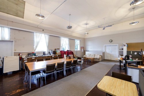 131 Kings Road E, North Vancouver, BC 
