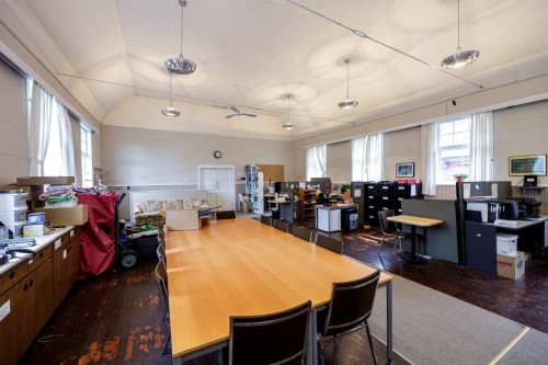 131 Kings Road E, North Vancouver, BC 