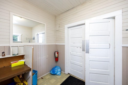 131 Kings Road E, North Vancouver, BC 