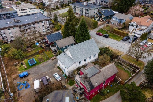 131 Kings Road E, North Vancouver, BC 
