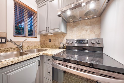 7888 Nanaimo Street, Vancouver, BC 