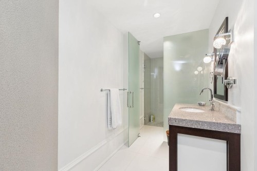 Ph2-1102 Hornby Street, Vancouver, BC 
