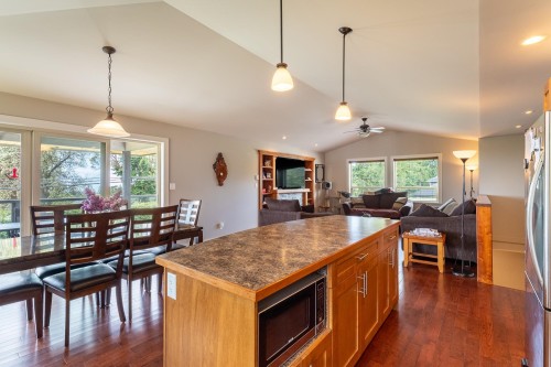 5550 Winter Road, Sechelt, BC 