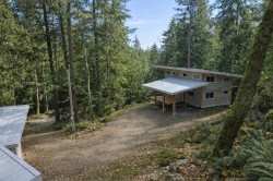 883 West Bay Road Gambier Island, BC V0N 1V0
