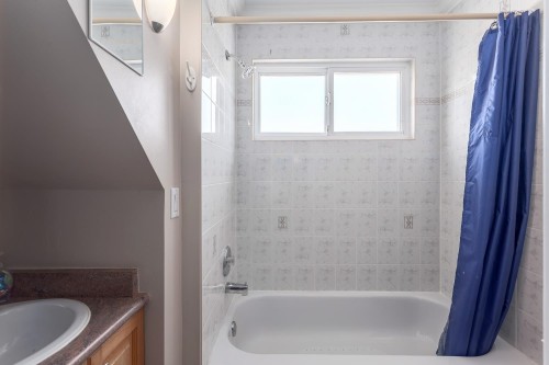 1732 Kitchener Street, Vancouver, BC 