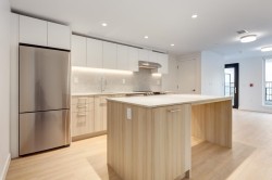 105-126 126 21st St E Street  North Vancouver, BC V7L 0J2