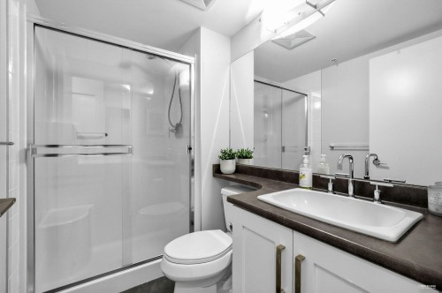 2005-2133 Douglas Road, Burnaby, BC 