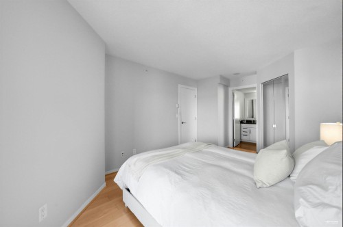 2005-2133 Douglas Road, Burnaby, BC 