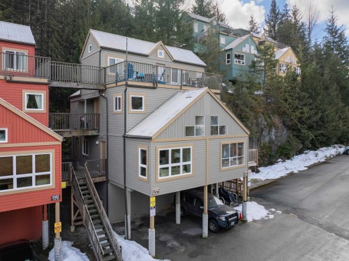 1-2166 Sarajevo Drive  Whistler, BC V8E 0B5