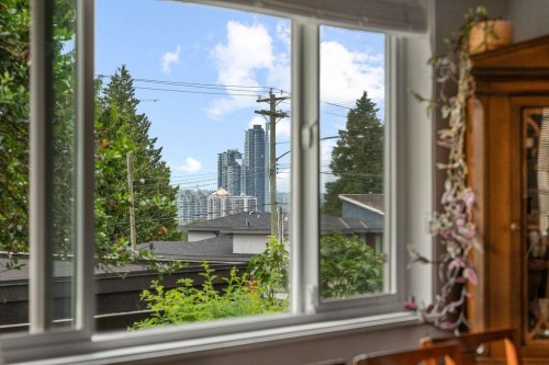 535 Holdom Avenue, Burnaby, BC 