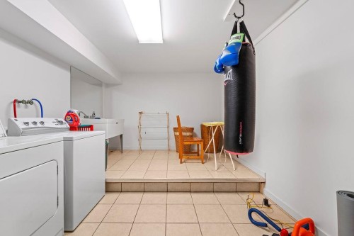 535 Holdom Avenue, Burnaby, BC 