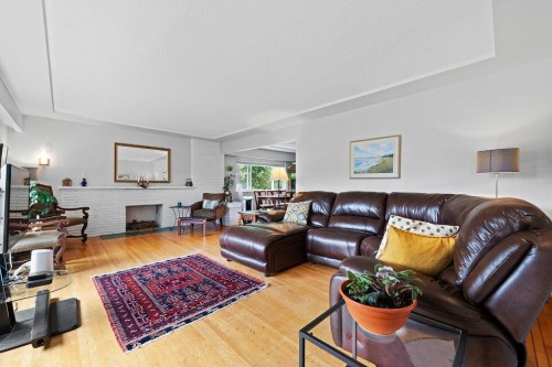 535 Holdom Avenue, Burnaby, BC 