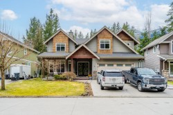 3-1355 Depot Road  Squamish, BC V0N 1H0