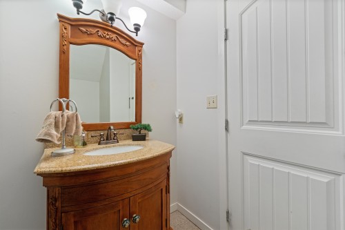 21034 Barker Avenue, Maple Ridge, BC 