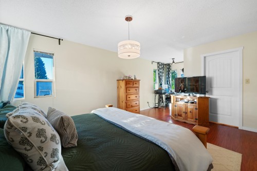 21034 Barker Avenue, Maple Ridge, BC 