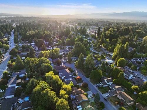 21034 Barker Avenue, Maple Ridge, BC 