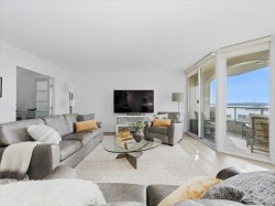 209-168 Chadwick Court  North Vancouver, BC V7M 3L4