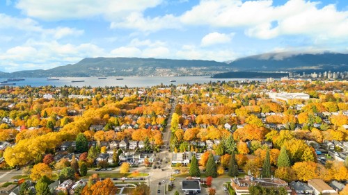 2815 19Th Avenue W, Vancouver, BC 