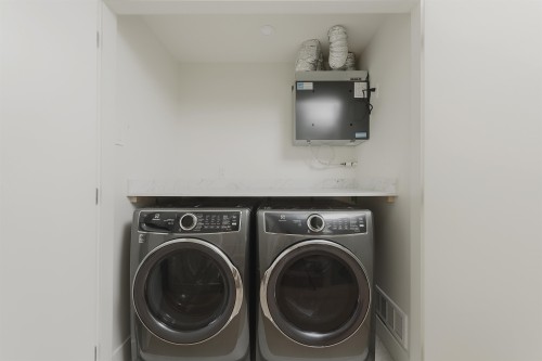 1-735 10Th Avenue E, Vancouver, BC 